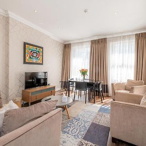 Superior One-Bedroom Apartment
